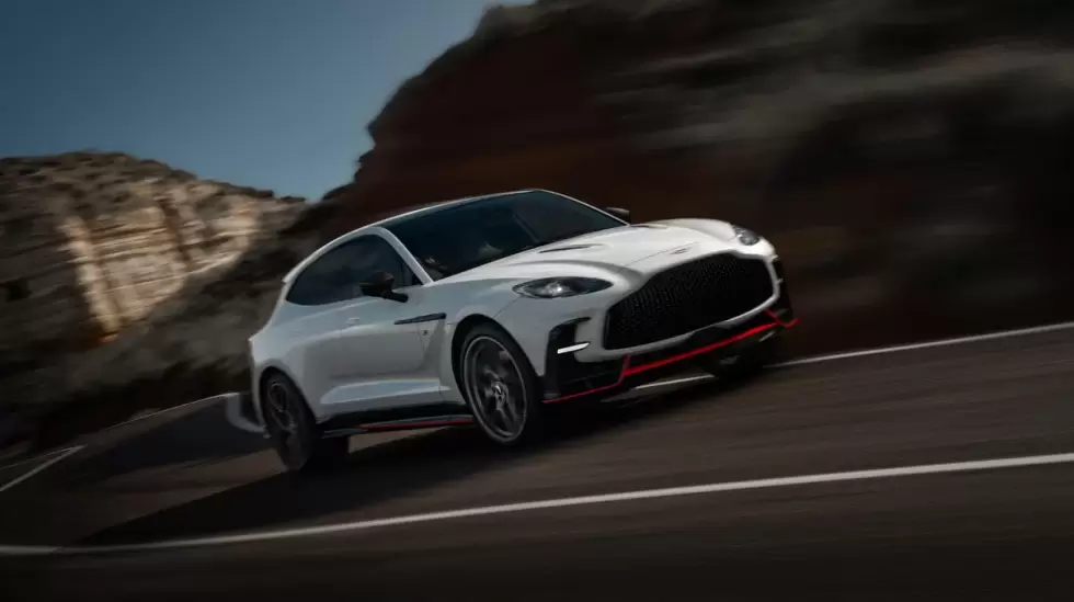 Aston Martin DBX S