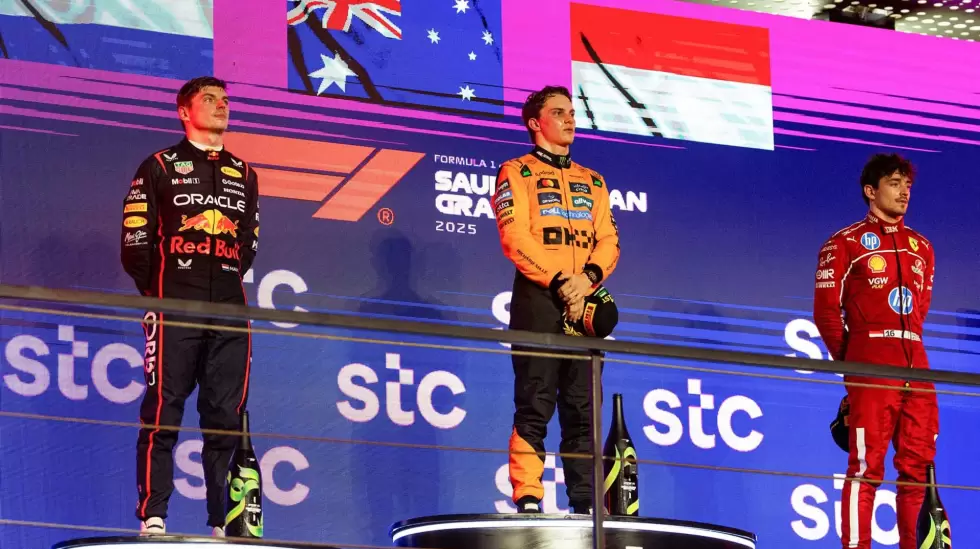 Oscar Piastri, Max Verstappen, Charles Leclerc (Foto: Kym Illman/Getty Images)