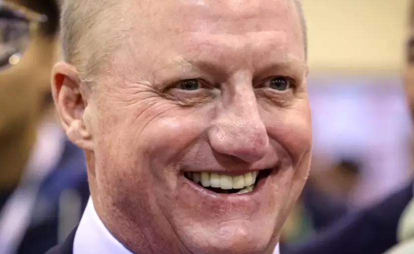 Greg Abel asume el mando de Berkshire Hathaway: el heredero metódico del legado de Warren Buffett