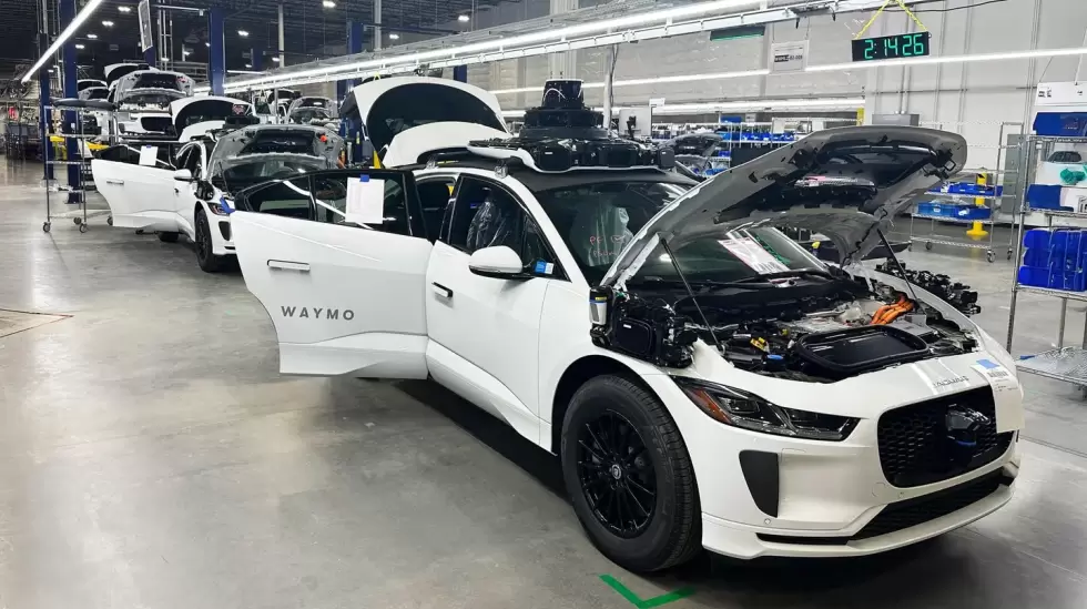 Los1.500 robotaxis que actualmente opera Waymo ofrecenms de 250.000 viajes pa