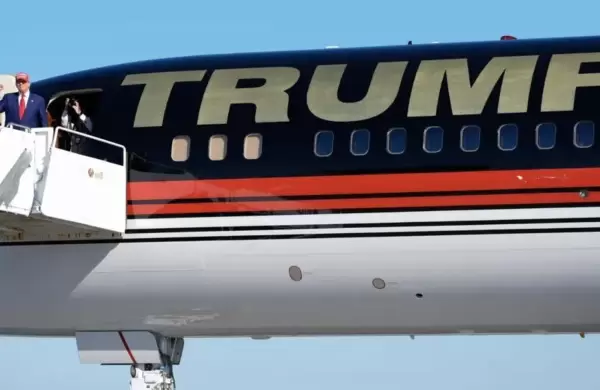 Es enorme! La obsesin de Trump por los jumbo jets a travs de los aos