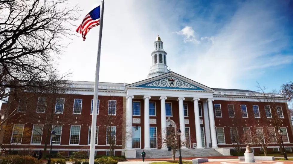 harvard bandera