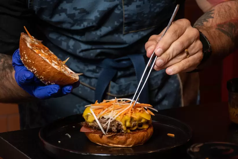 Renatto Gonzales de Bendito Hamburguesas Guayaquil - Ecuador