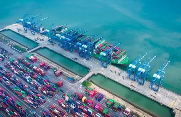 El puerto internacional que creció gracias a los aranceles de Trump y ensanchó la fortuna de su dueño