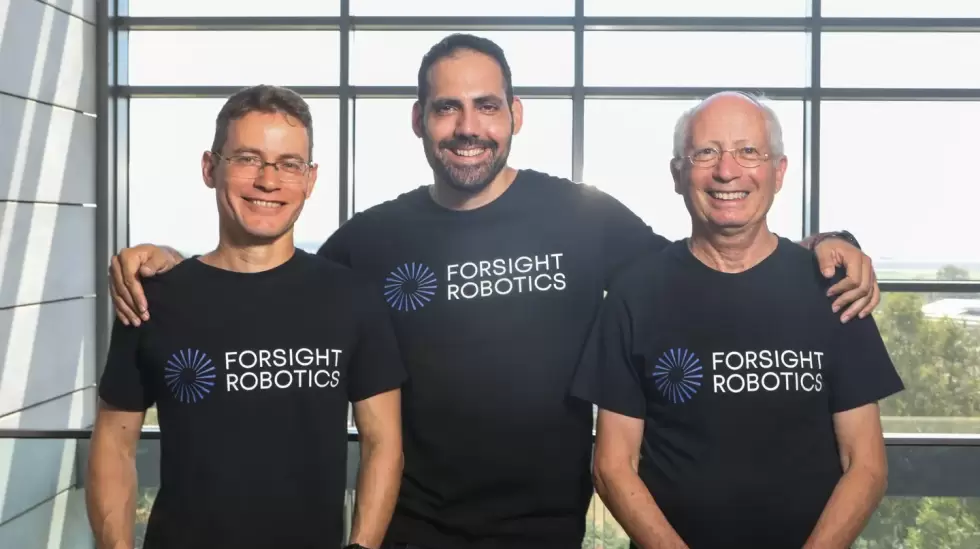 Los fundadores de ForSight Robotics (de izquierda a derecha) Daniel Glozman, Jos