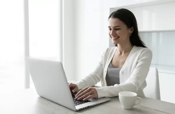 Éxito digital: la fórmula de tres emprendedoras para generar negocios rentables