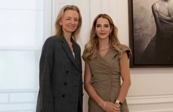 Moda, sostenibilidad y empoderamiento: Lavinia Valbonesi impulsa alianzas con Dior y Kering