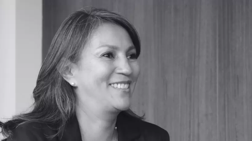 Alexandra Hidalgo pas por varias industrias. Habla cinco idiomas y hoy lidera una multinacional.