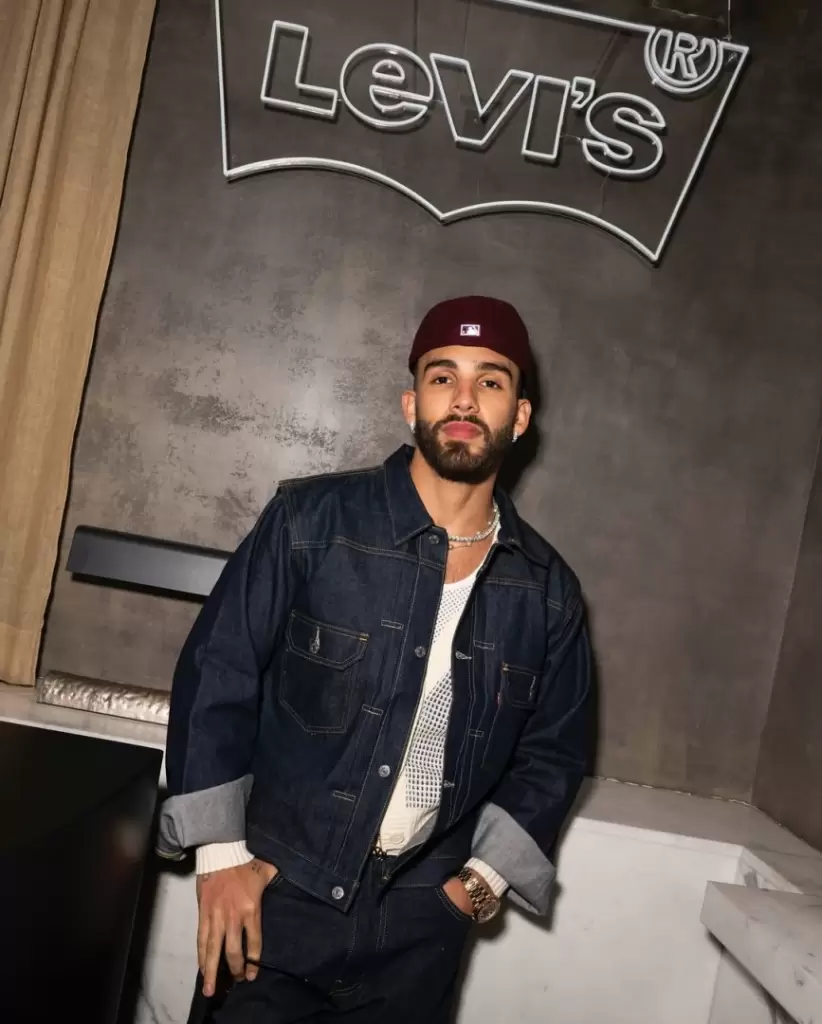 Levis