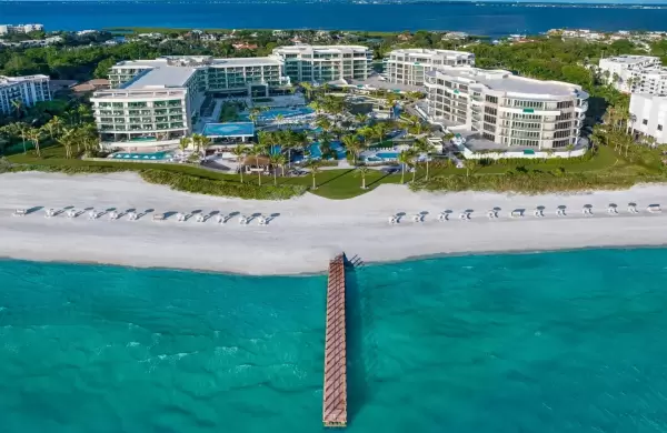 Minimalismo frente al mar: así es el St. Regis Longboat Key, el resort que redefine el lujo en Florida