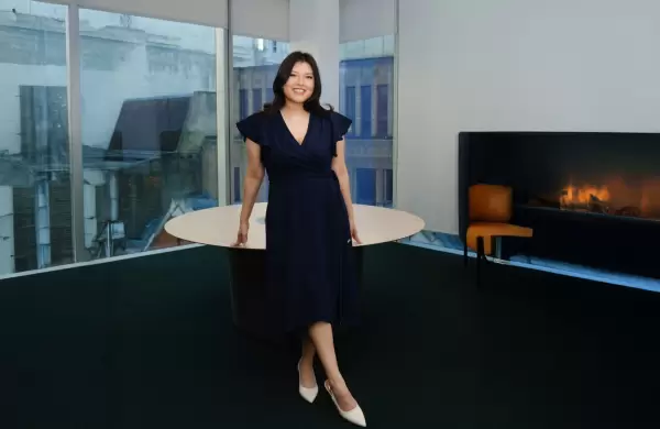 La Under 30 guayaquileña que abre puertas a latinas en UK