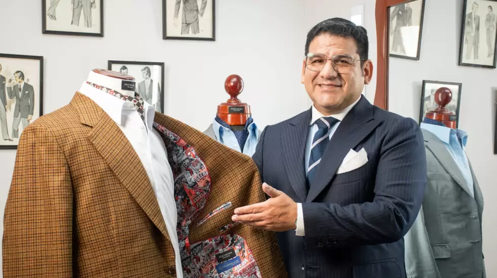 Julio Medina, Alta sastreria