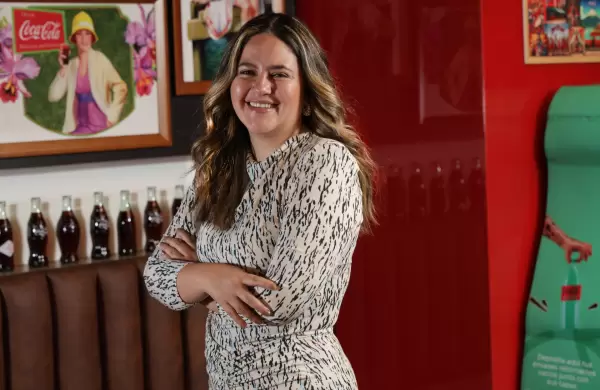 Ella es la chispa digital de Coca-Cola