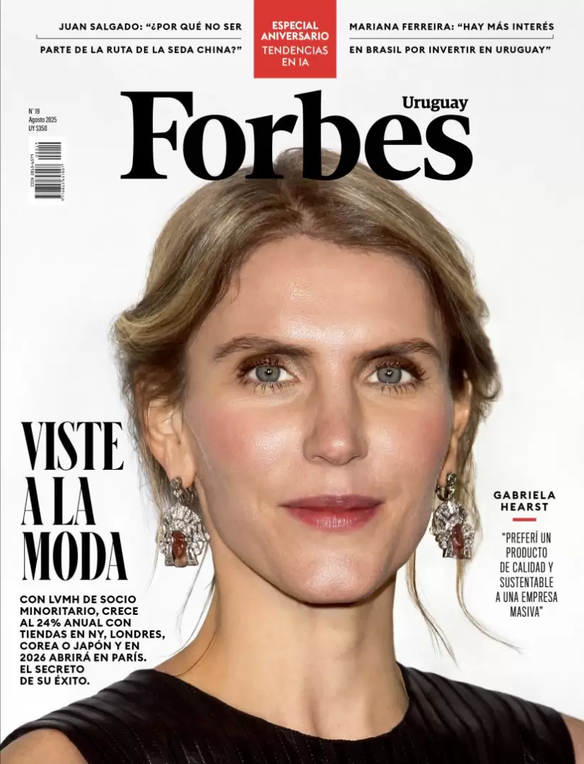 Tapa de edición aniversario con Gabriela Hearst. Foto: Getty Images.