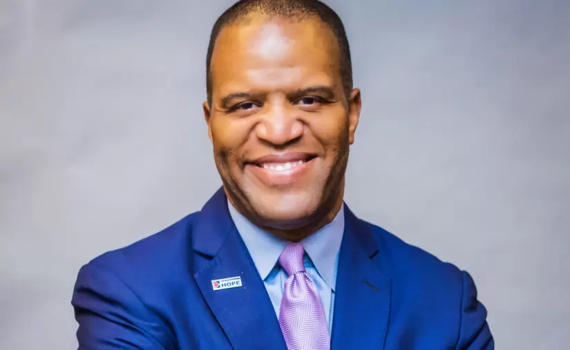 De un barrio marcado por la violencia a mover millones por la inclusin financiera: la inspiradora historia de John Hope Bryant