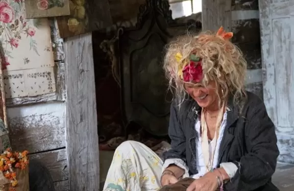 La historia de la diseadora que vivi en la calle y cre una marca con la que viste a celebridades