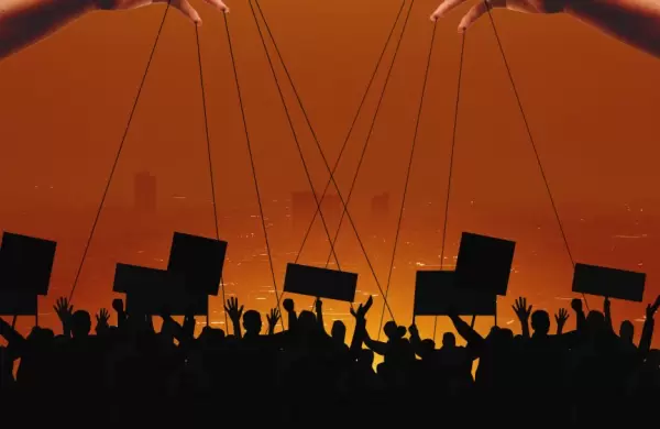 Las ficciones necesarias