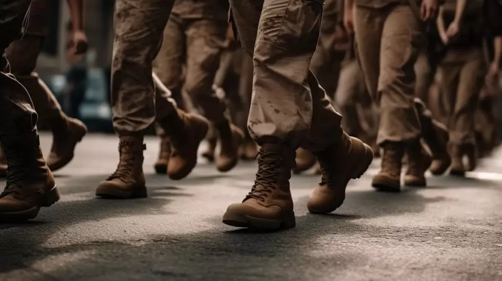 MILITARES