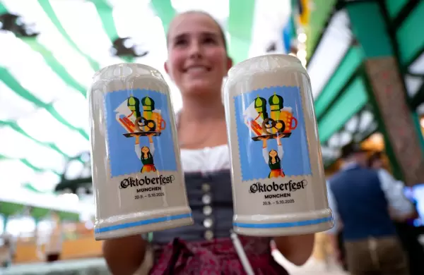 Oktoberfest 2025: cmo moverte, qu atracciones elegir y qu platos tienes que probar en Mnich