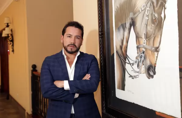 Sebastián Mejía, pionero en la moderna cirugía ortopédica equina en Ecuador