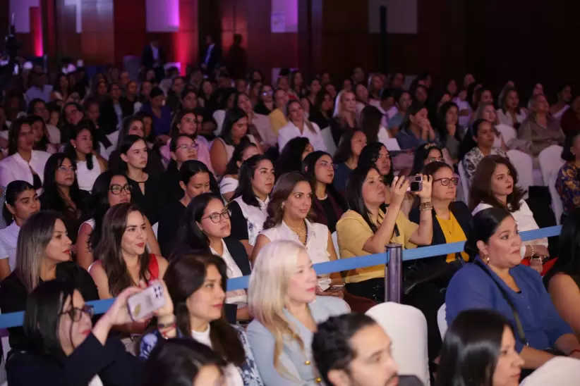 summit mujeres power