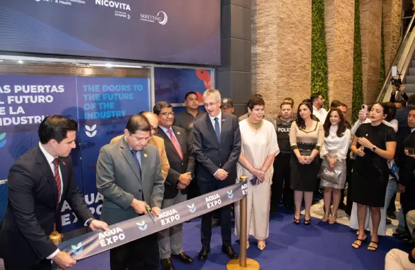 El Gobierno negocia con EE.UU. para revertir el arancel del 15 % al camarón