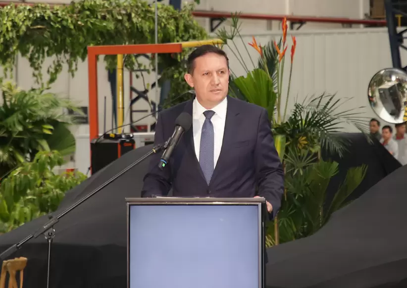 Lavinia Valbonesi, en las instalaciones de AYMESA recibe una camioneta Pramo