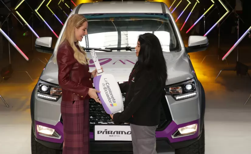 La primera Camioneta del Ecuador hecha por mujeres
