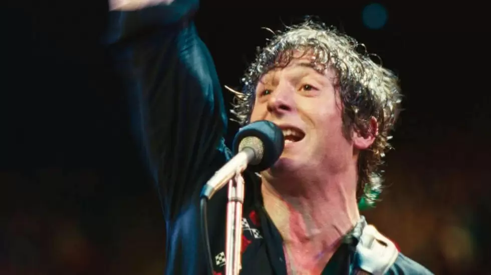 Jeremy Allen White interpreta a Bruce Springsteen. Foto: Difusión.