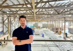 Una planta industrial comenzó a producir casas en madera CLT desde El Pinar: así funciona