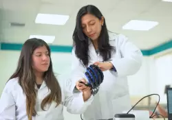 Desde la UPS hacia el mundo: la historia de una cientfica ecuatoriana que transforma la rehabilitacin neurolgica