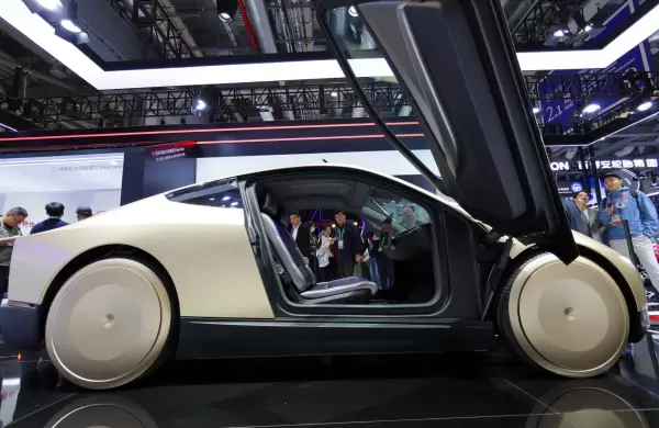 Por qu Elon Musk no podr lanzar el cybertaxi de Tesla sin volante ni pedales como haba prometido