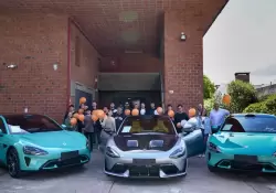 Xiaomi prepara su desembarco automotriz en Uruguay: la preventa del SU7 comenzar a mediados de 2026 y las entregas en 2027