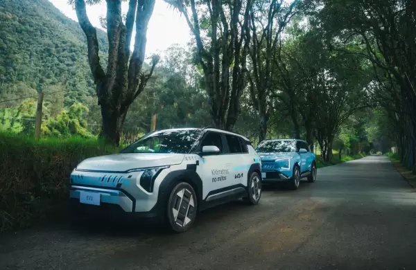 Kia rompe mitos y desafa fronteras: EV3 y EV5 100 % elctricos completan con xito la primera parte de la travesa Quito-Bogot-Quito