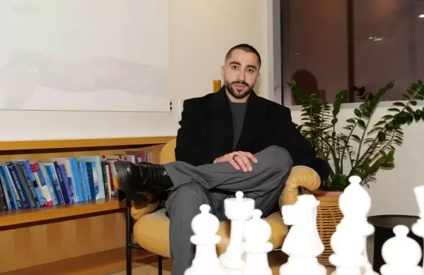 Este joven de 24 aos construy un imperio multimillonario de entrenamiento de IA