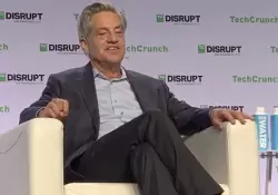 Robots que operan solos y desde el otro lado del mundo: la apuesta de US$ 100 millones del pionero de la cirugía robótica