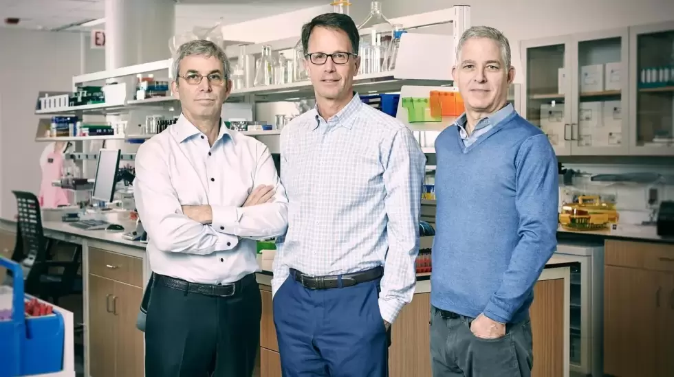 La familia fundadora de Medline (de izquierda a derecha): Jim Abrams, Charlie Mi