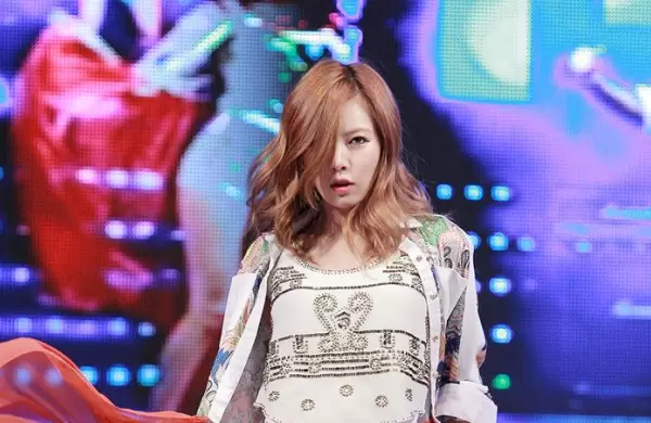 El lado oscuro del K-pop: el multimillonario negocio que se sostiene sobre controvertidas exigencias