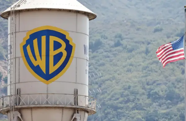Warner Bros. Discovery rechaza oferta de Paramount y respalda fusión con Netflix