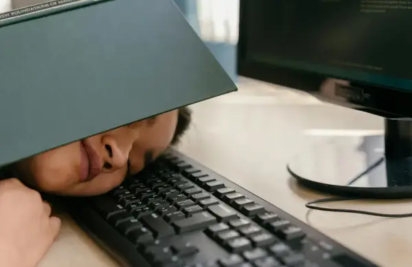 Ocho reglas para escapar de la trampa del agotamiento digital