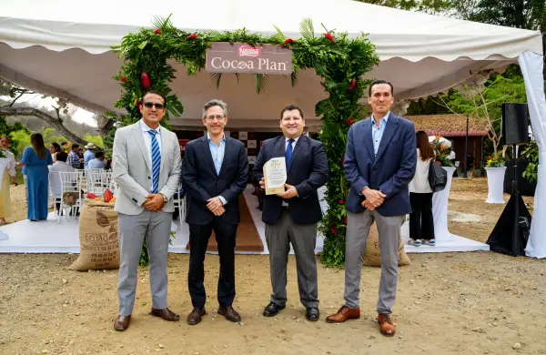 Nestlé Ecuador y la ESPOL gradúan a 50 nuevos ‘Herederos en el Campo’