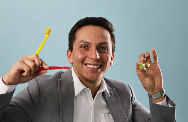 La historia de los cepillos dentales ecológicos hechos en Ecuador