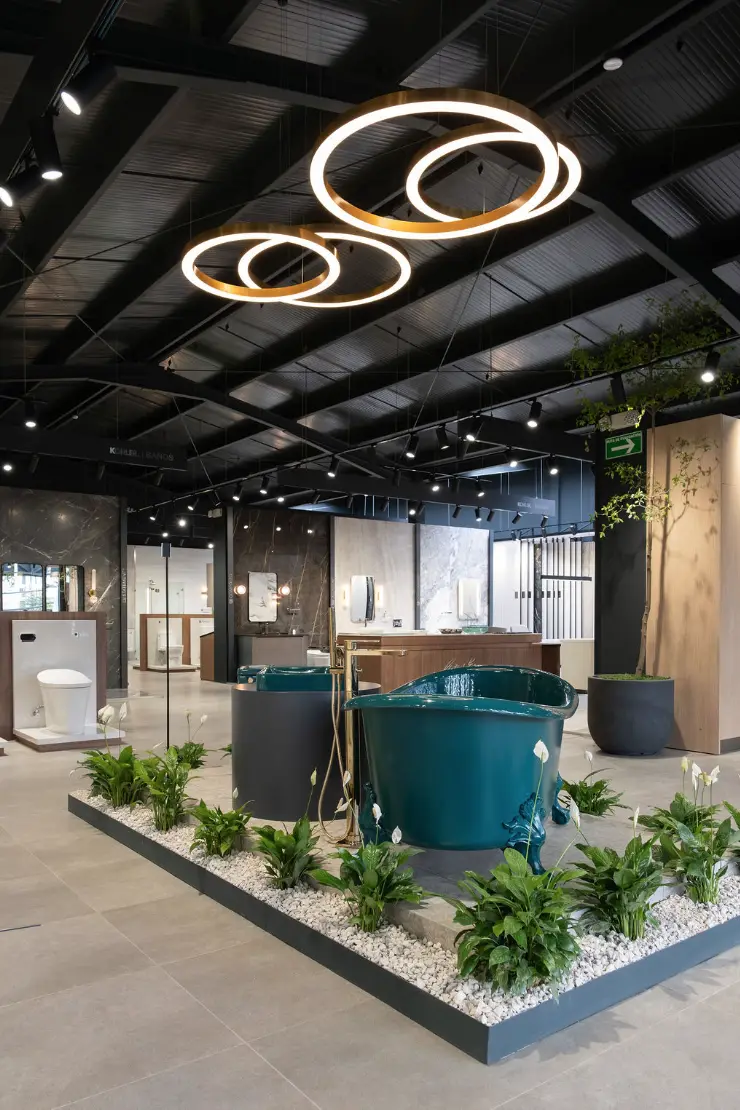 Juan Pablo Malo- Vicepresidente de Negocios del Grupo Indistrial Graiman 
Jake Lawson- Senior Vice President of Sales & Business Units, Kitchen & Bat