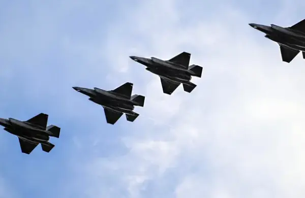 La FAA advierte a las aerolíneas sobre posibles "actividades militares" en América Latina