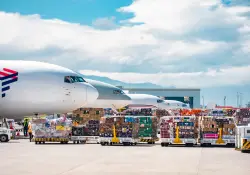 Ecuador inició la exportación de flores por San Valentín