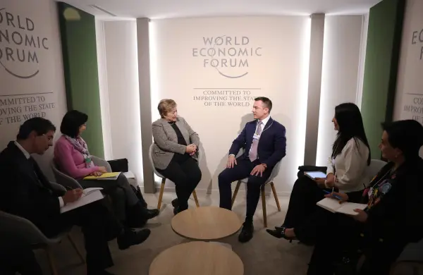 Noboa inició su agenda oficial en Davos; se reunió con los titulares del FMI y del BID