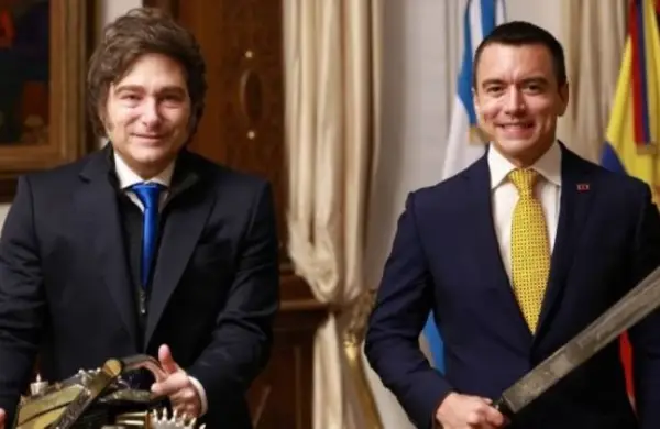 ¿Existe el "riesgo Milei"?: Por qué Ecuador colocó bonos por US$ 4.000 millones y, aunque se acerca, Argentina todavía espera