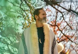 Conozca al asesor financiero multimillonario que abrazó los psicodélicos y encontró la felicidad