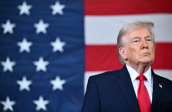 Trump afirmó que la brecha comercial se redujo un 78 %, pero se estabilizó cerca de un máximo histórico en 2025