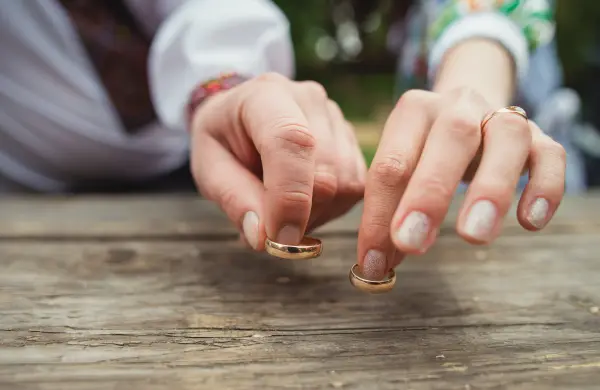 Más divorcios, menos tolerancia: el nuevo estándar emocional en Ecuador